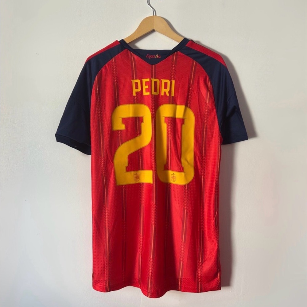 Pedri #20 2026 Spain Fan Version Home Jersey Size Medium